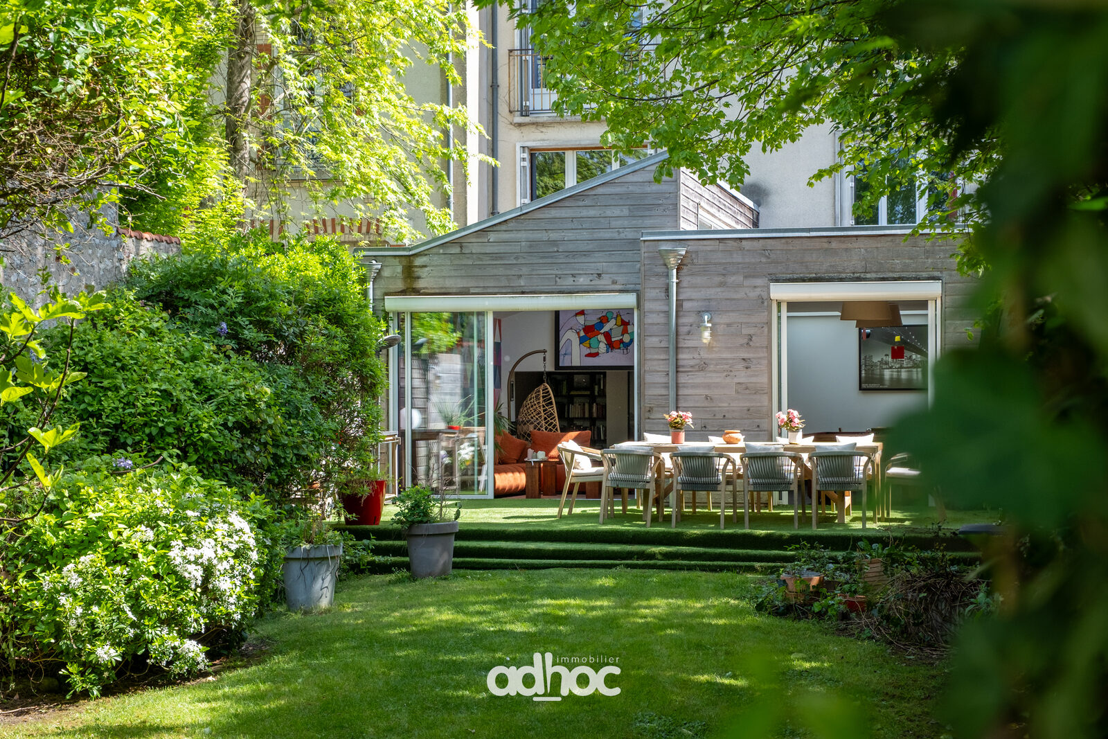 Maison avec jardin et véranda accompagnée par Ad hoc Immobilier à Orléans